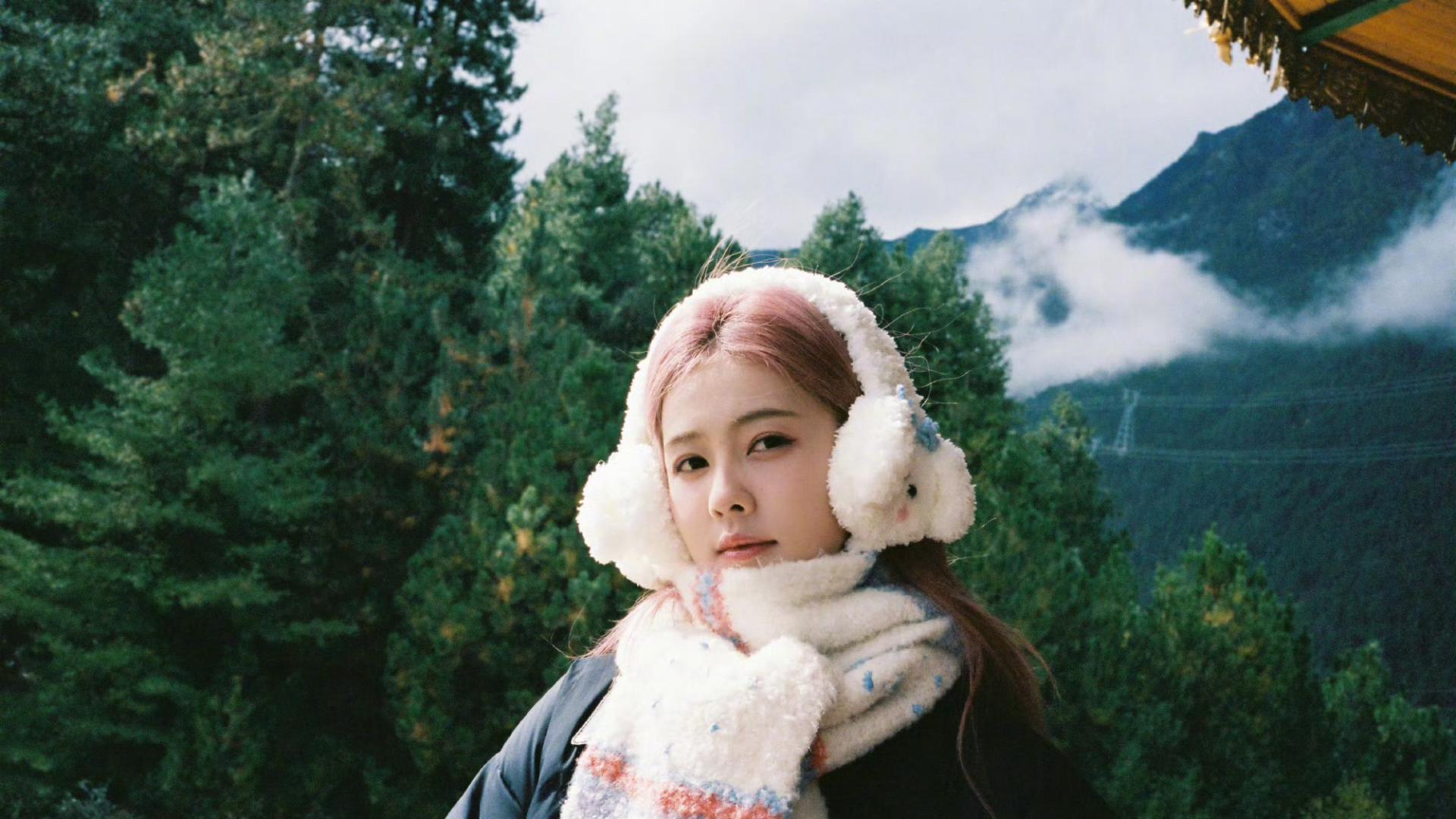 白鹿聚餐引发热议，粉丝呼吁理性追星，尊重隐私