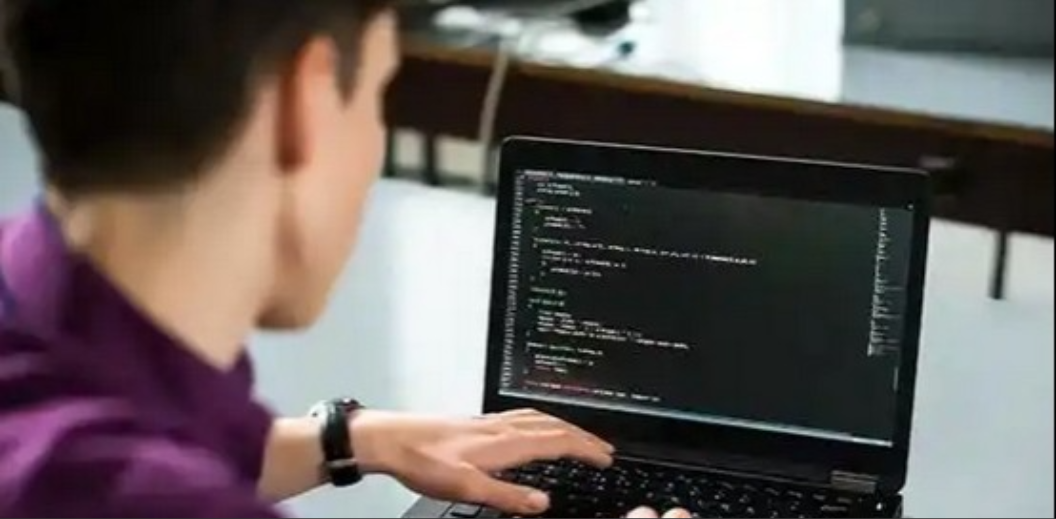 美国分分钟让中国断网？全球仅13台根服务器，美国独占10台，中国却一台都没有，一