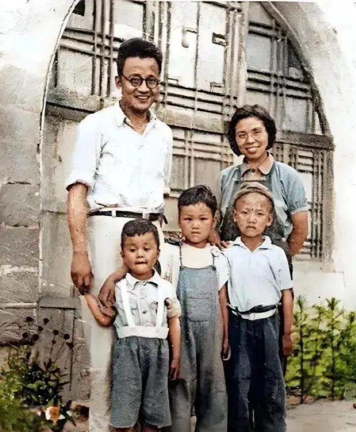 1945年，延安，博古全家福，美好的回忆！