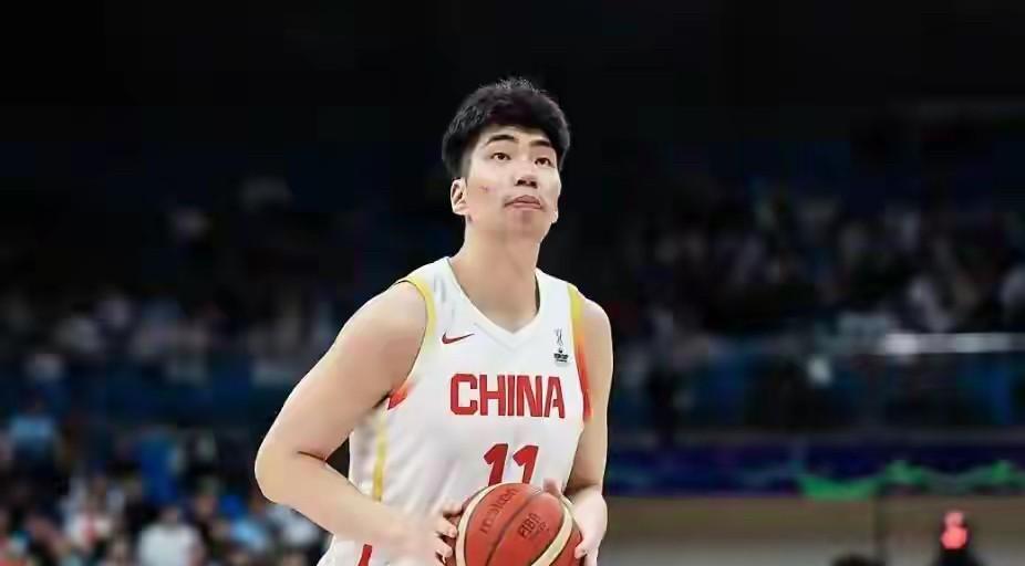 上海久事男篮急需签约余嘉豪，毕竟球队内线至关重要，要努力通过交易来实现补强优化。