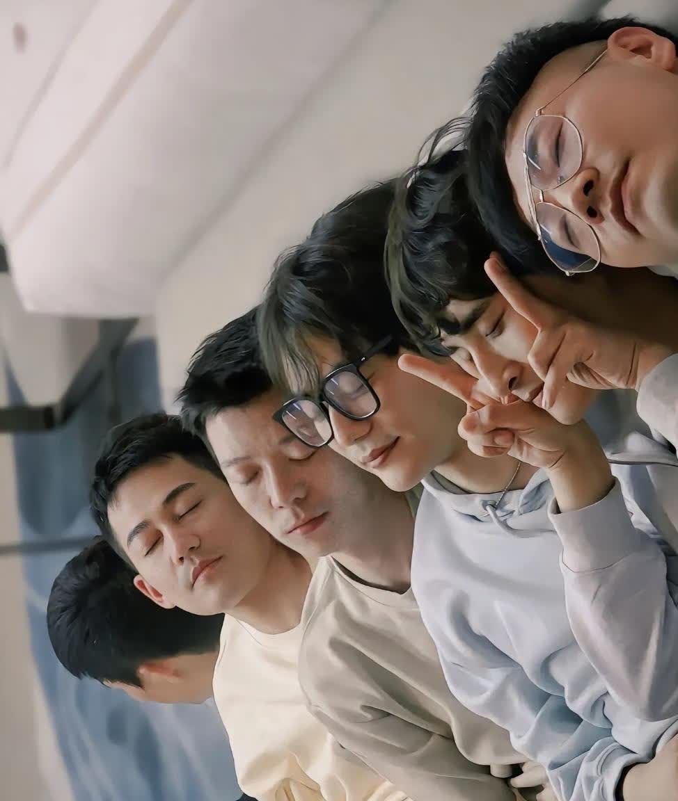 0713再就业男团是任何团队都复制不了存在，
原因有两点，第二点更重要。
第