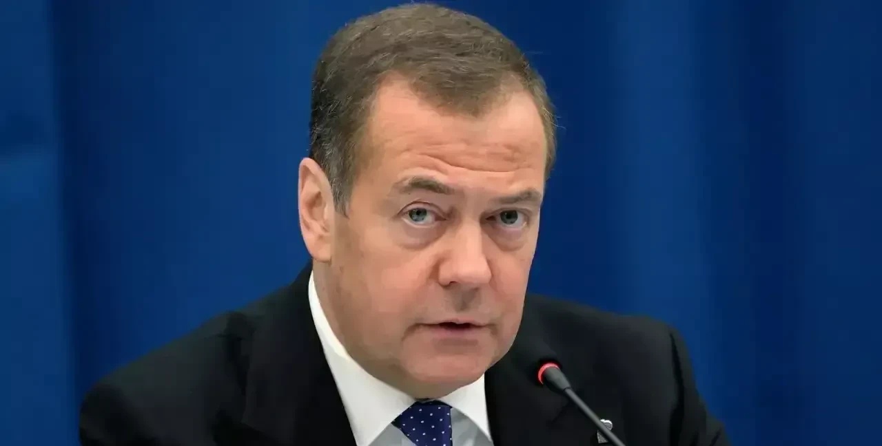 愤怒了！



对于欧盟对俄罗斯18轮大制裁俄罗斯联邦安全委员会副主席·梅德韦杰