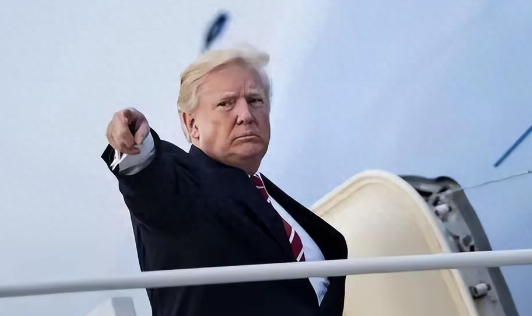 中方出口管制后，矿产价格翻了60倍，跟中国耍横，特朗普踢到钢板……
 
麻烦看官