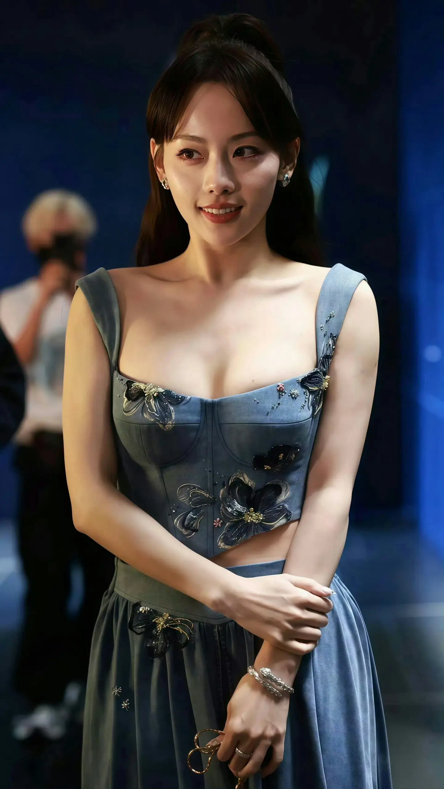 张嘉倪终于回归了，美死了
