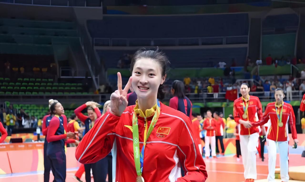 中国女排里约奥运会夺冠的12名球员中，1986年生的魏秋月是这批球员中最早成家，