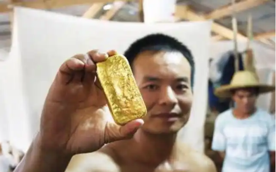 黄金囚徒，我在非洲淘金的生死劫