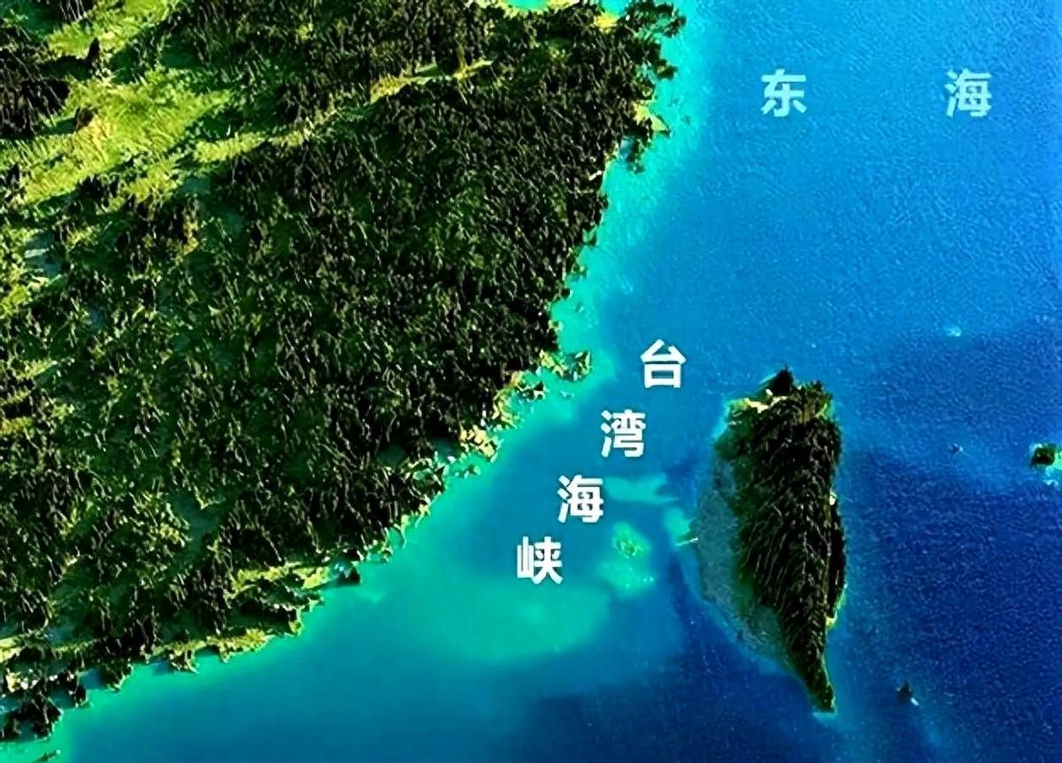 总以为卡脖子的是美国航母，后来才想明白，真正勒住我们脖子的，可能是某些人攥在美国