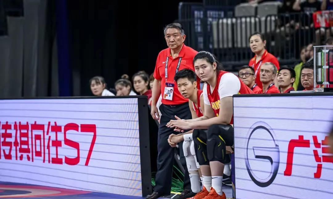 张子宇的出现并没有挽救中国女篮下滑的颓势，兵败女篮亚洲杯让中国女篮走到了十字路口