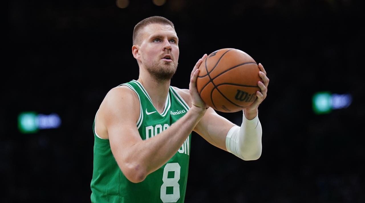 NBA最新消息，凯尔特人、老鹰和篮网进行了三方交易,绿军送走了波尔津吉斯！
老鹰