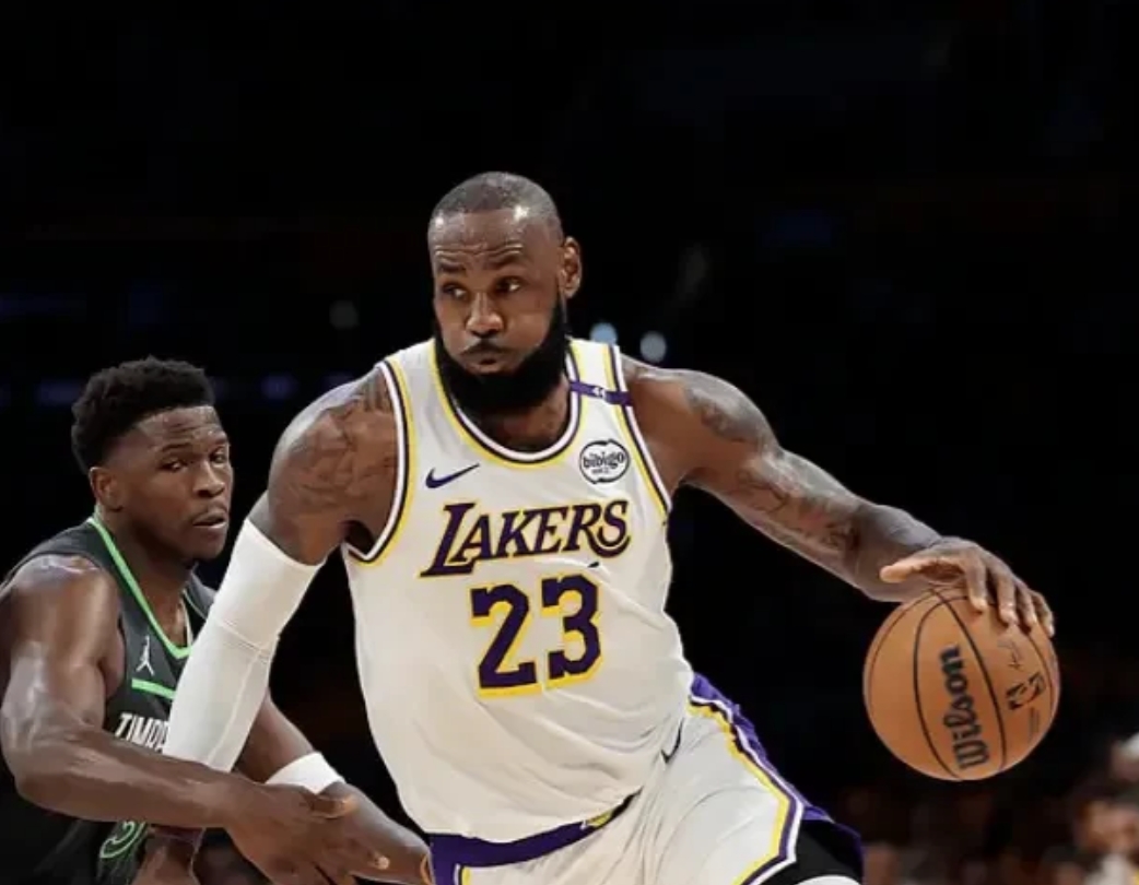 湖人赢麻了

NBA官方今天通过抽签的方式决定了五组常规赛战绩相同球队之间的选秀