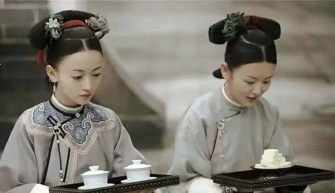 1739年，乾隆皇帝早上起来，目光落在了一宫女身上：“一会给朕洗龙沟！”宫女欣喜