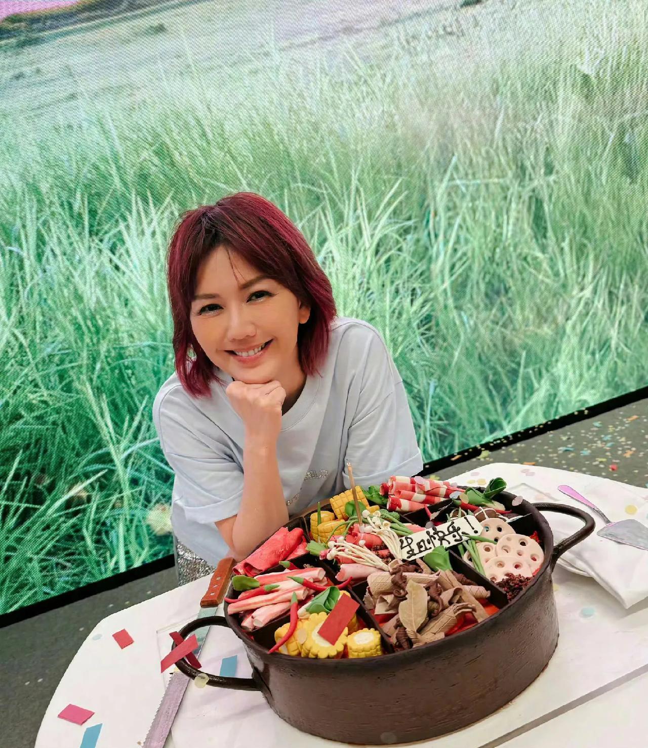 孙燕姿匿名捐千万！人美声甜，正能量偶像默默行善