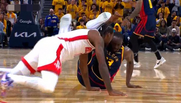 勇士火箭之战，追梦1恶犯1技犯仍留场，NBA规则遭质疑