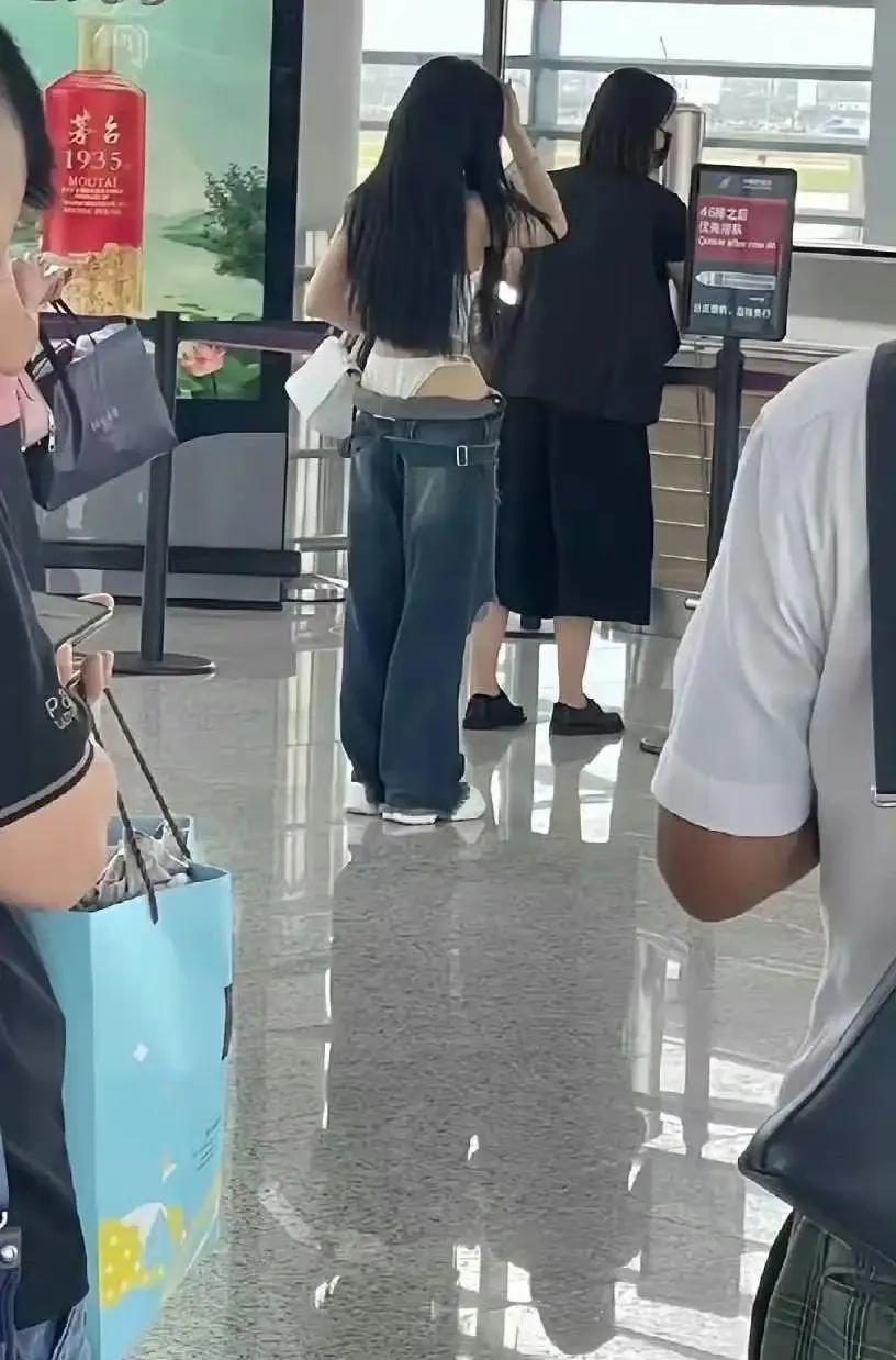 真的，这个设计师太他敢做了，你也不嫌丢脸吗？你做的这个是什么玩意儿？说句实话，完