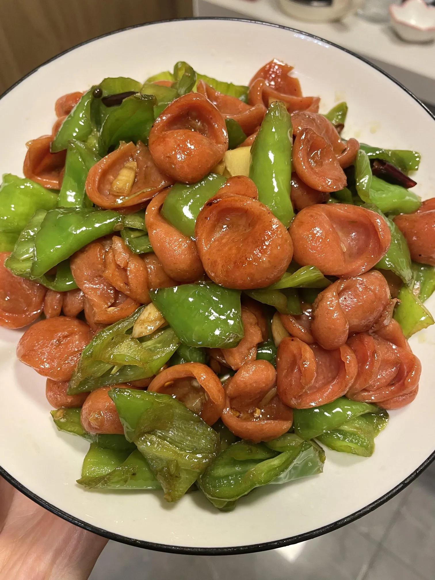青椒炒香肠：米饭终结者！我能炫三碗饭！