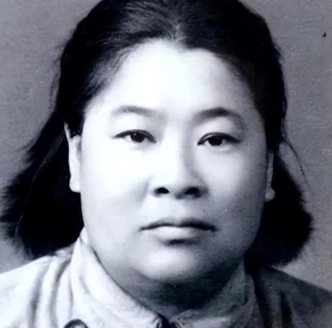 1937年，周子昆在延安窑洞正式娶了小自己12岁的娇妻何子友，20多位中央领导出