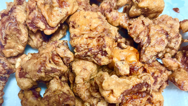 干炸里脊：一口“咔嚓”脆的纯肉爆米花，三分钟让平底锅变身高压版“快乐星球”