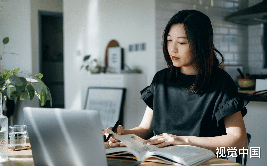 养母被继子照顾十年，临终给继子500元亲儿子5套豪宅