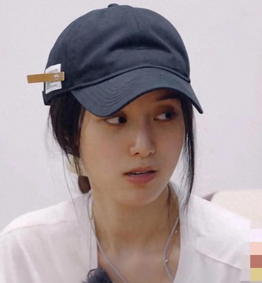 徐艺洋非洲遇语言障碍崩溃大哭 黄子韬自责自扇耳光