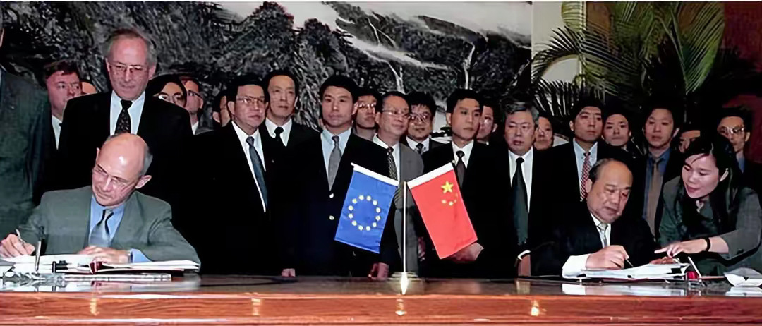 中国两件大事影响深远











话说当年，发生过两件让中国人忘不了的