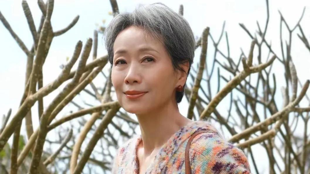叶童C位，61岁她依然光芒万丈