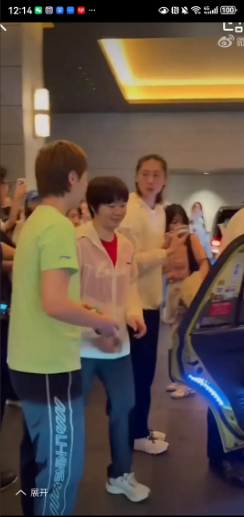 陈幸同真的一诺千金。
本来想回国后请大家吃饭，没想到小伙伴们等不及了，非要吃日本