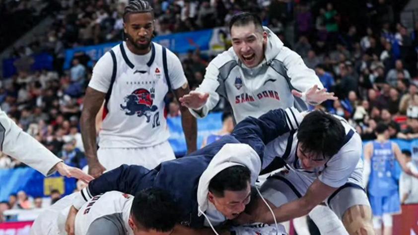 山东赢北京后高诗岩发动态，他直接引用于嘉说过的话，网友送祝福