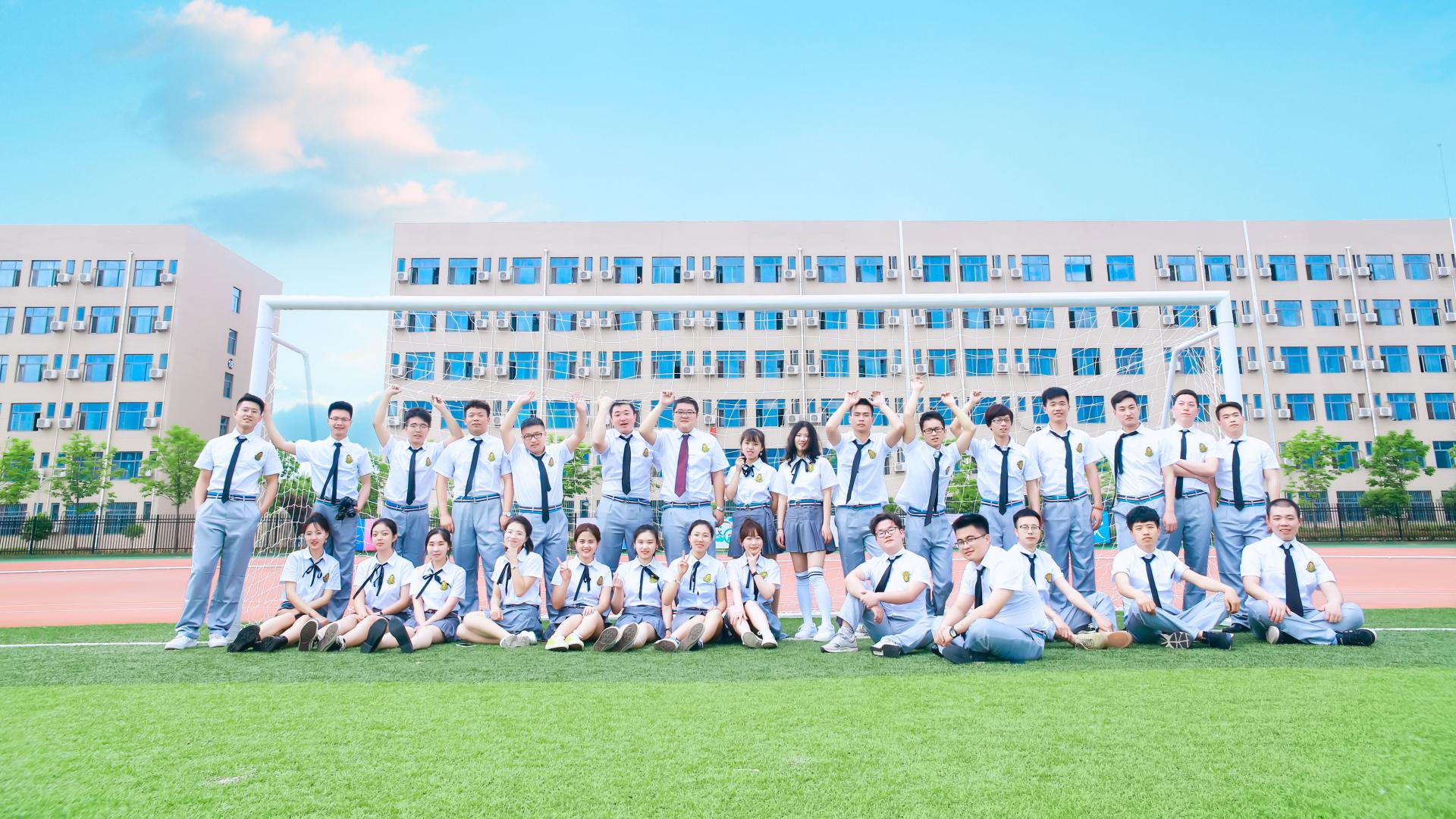 定格青春，从一套创意班级照开始！