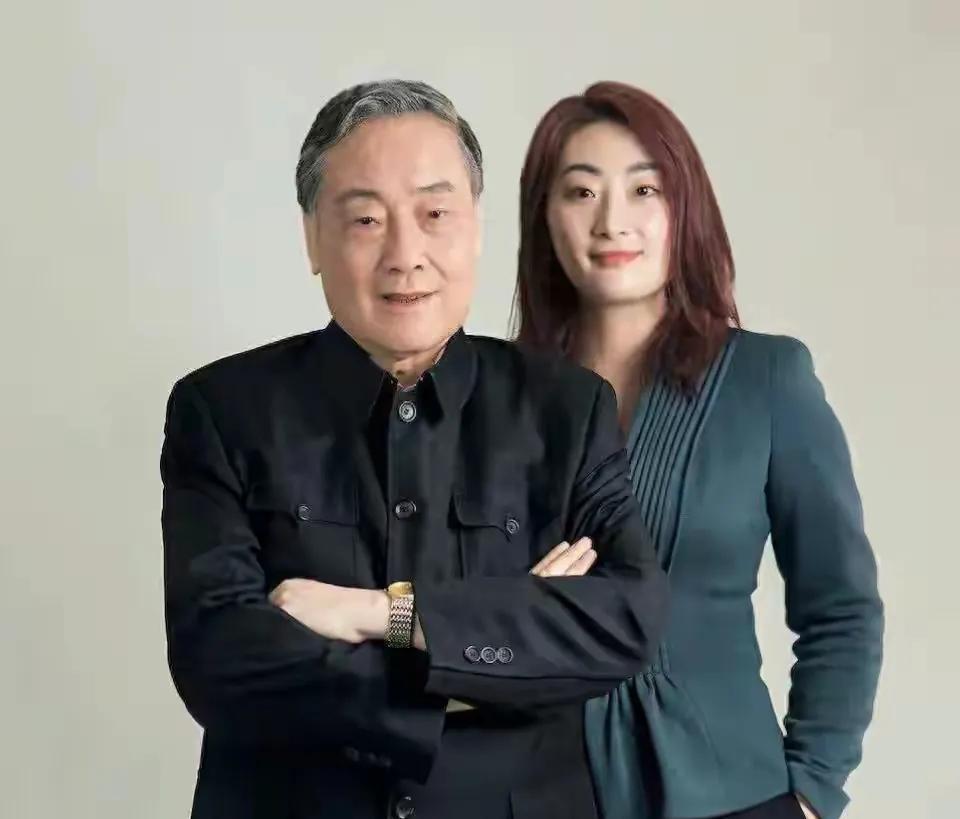 宗馥莉终究还是嫩了点，输了官司还丢人。
她以为砍掉供应商，杜建英没办法反制， 她