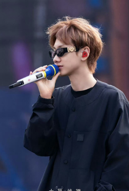 罗曼城藏满温柔与勇气！九年文案圆满收尾，告别掉眼泪的风险，这里是共同的心灵家园，