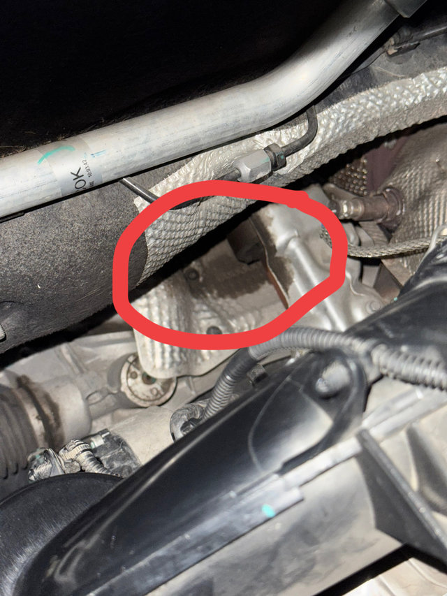 5万公里21款0暗夜传动轴漏油
小伙伴们有遇到过传动轴漏油的情况吗？3 年 5 