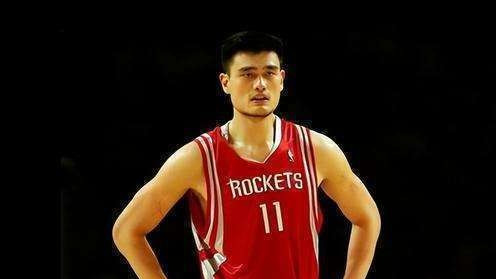 篮协接连放两大新星留洋”，放弃亚洲杯，值吗？