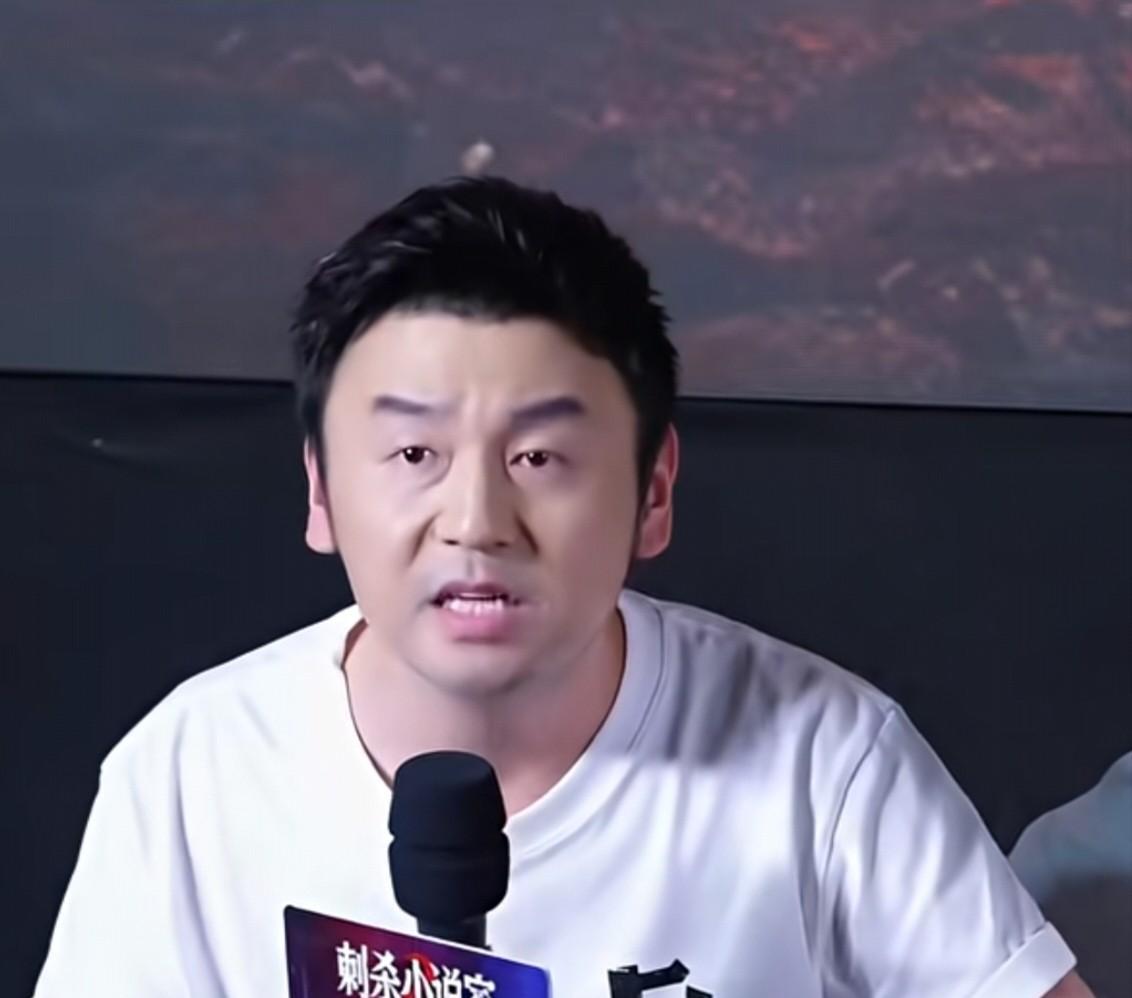 演员雷佳音说：“我特别想感谢邓超，超哥，可能他已经忘记了，有一回参加一个活动，我