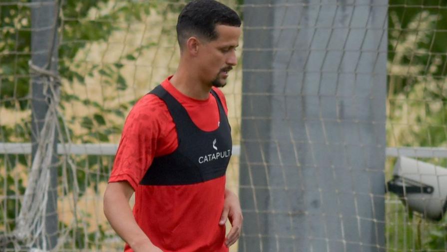 巴塞罗那紧急中卫人选名单泄露