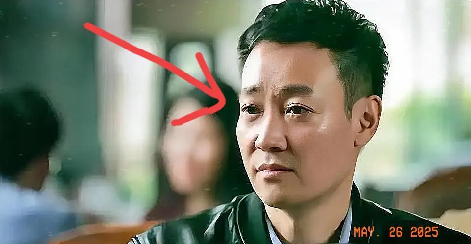 过日子就是场没NG的长镜头，朱媛媛那些强撑的笑脸和藏起来的病容，比任何剧本都扎心
