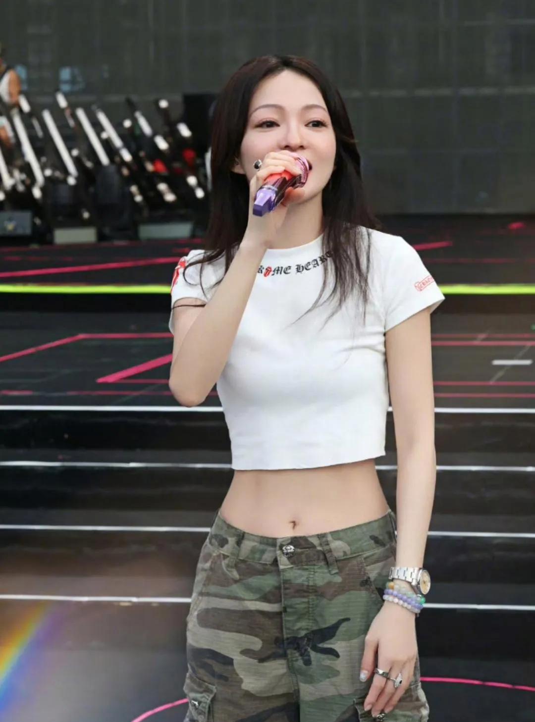 张韶涵这身材一看就是自律！