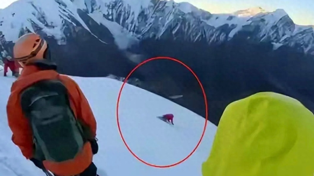 男子雪山坠亡！视频流出，遗体挂在半山腰，原因曝光，本可以活命