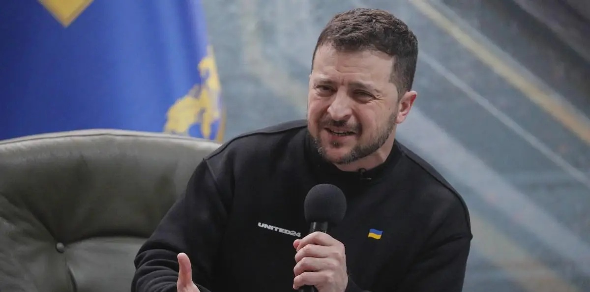 泽连斯基捅马蜂窝，副司令被抓，10万大军调转枪口进军基辅造反？



如果乌克兰