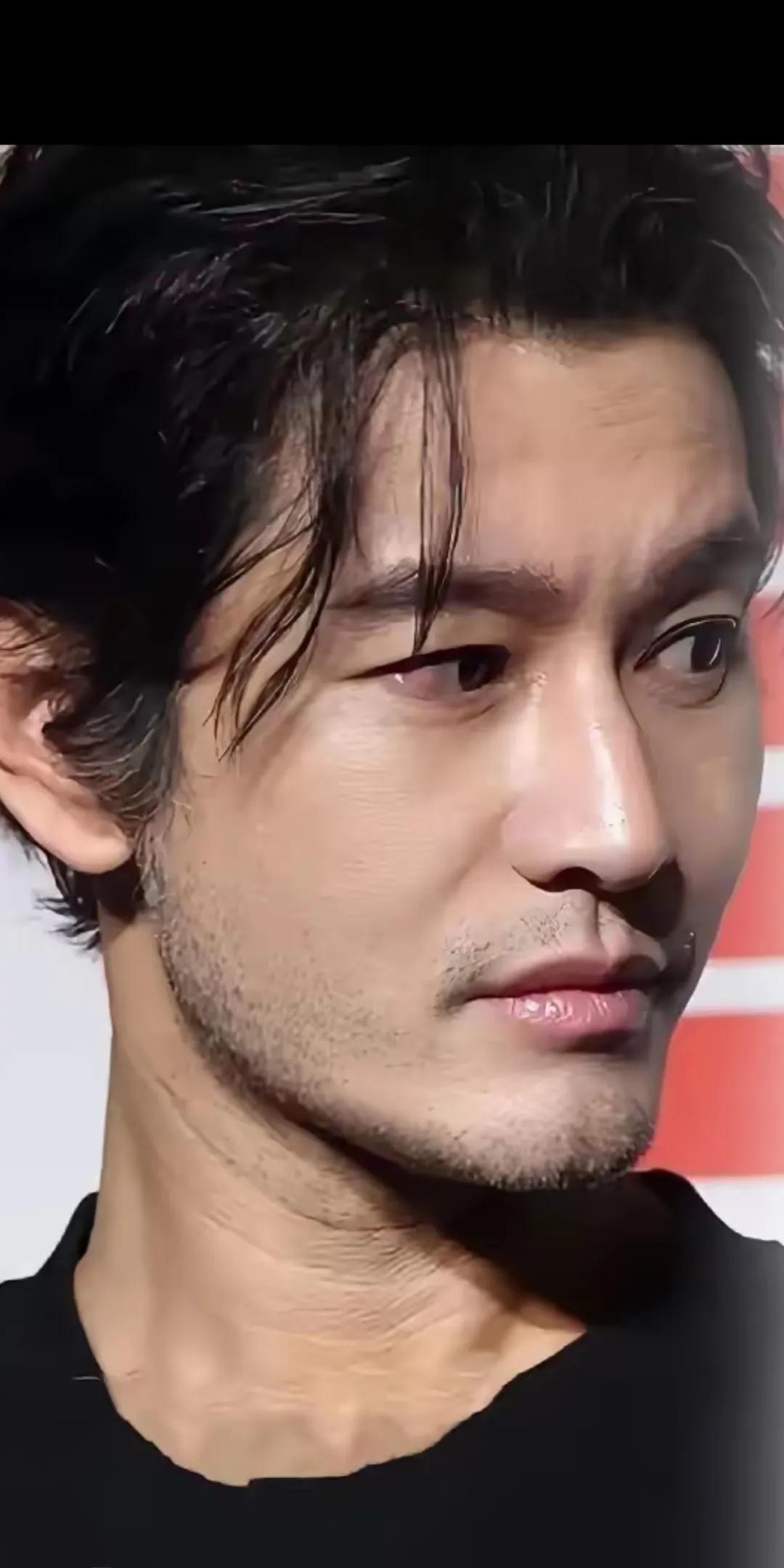 黄晓明2001年演过《大汉天子》，他万万没想到，2025年考上海戏剧学院博士，比