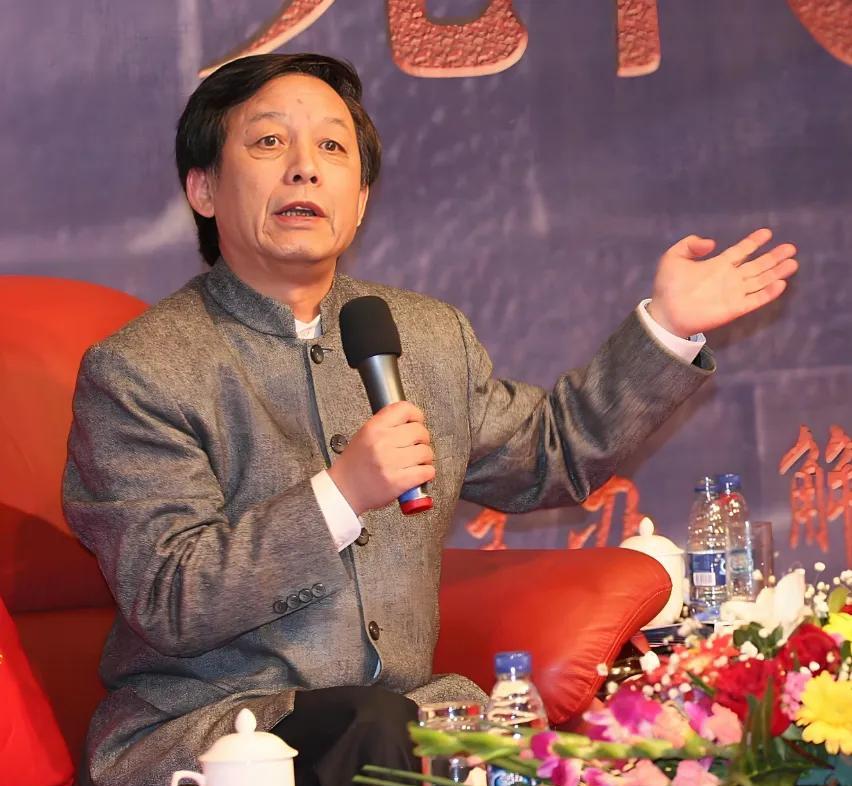 | 道德经·逆反思维·易中天 |
只要熟练运用逆反思维，大家也可以写出道德经。