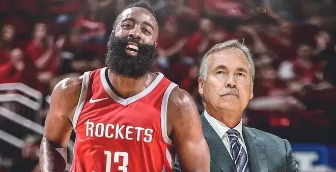 哈登三次提前续约火箭，给自己坑了也坑了火箭
哈登自己傻三次提前续约火箭，火箭也蠢