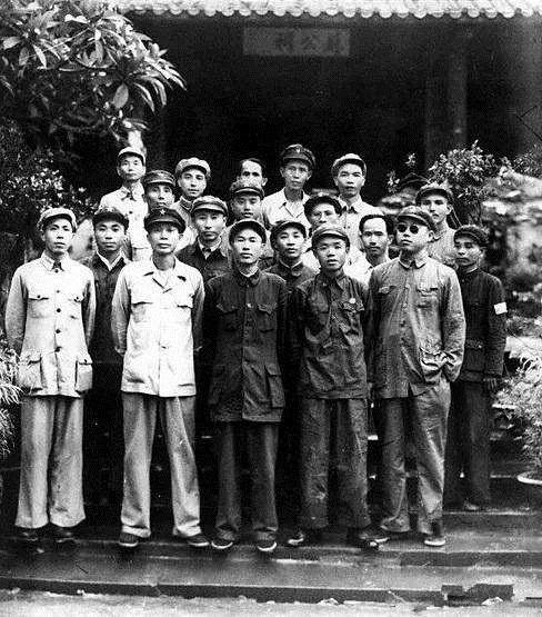 解放海南岛，韩先楚统领第四十军和李作鹏统领第四十三军，哪一个更厉害？两个军各自偷