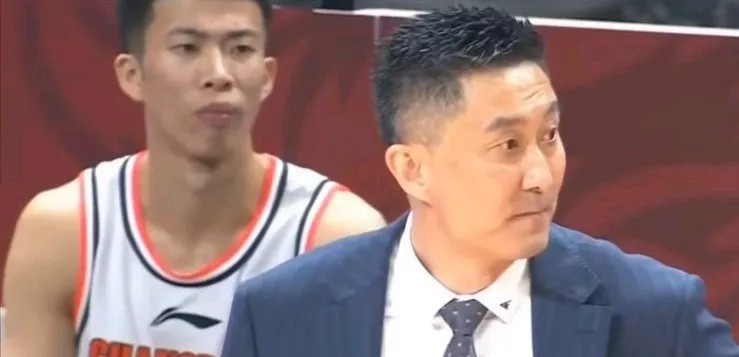 广东对上海完全不在话下，一点问题也没有。常规赛两次大胜广东的上海队看似气势如虹，