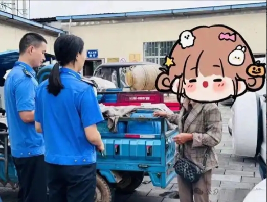 冤不冤？”近日，云南曲靖，一女子收泔水喂猪被人举报，工作人员现场查获10多个泔水