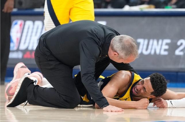 原来以为只有我们的运动员打封闭上场，谁知道，哈利伯顿这样的NBA巨星也是。
今天