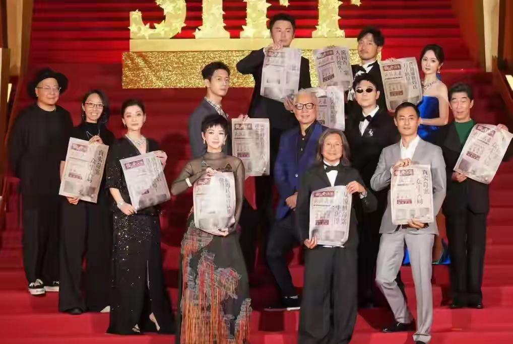 第27届上海国际电影节开幕红毯，简直是一场视觉盛宴！大花章子怡和85花杨幂同框，