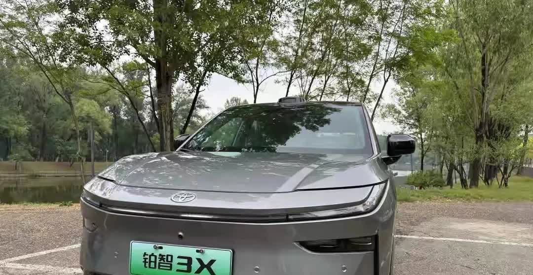 丰田绝对把中国人研究透彻了：
要体面——雷克萨斯做到了；
要耐用——凯美瑞做