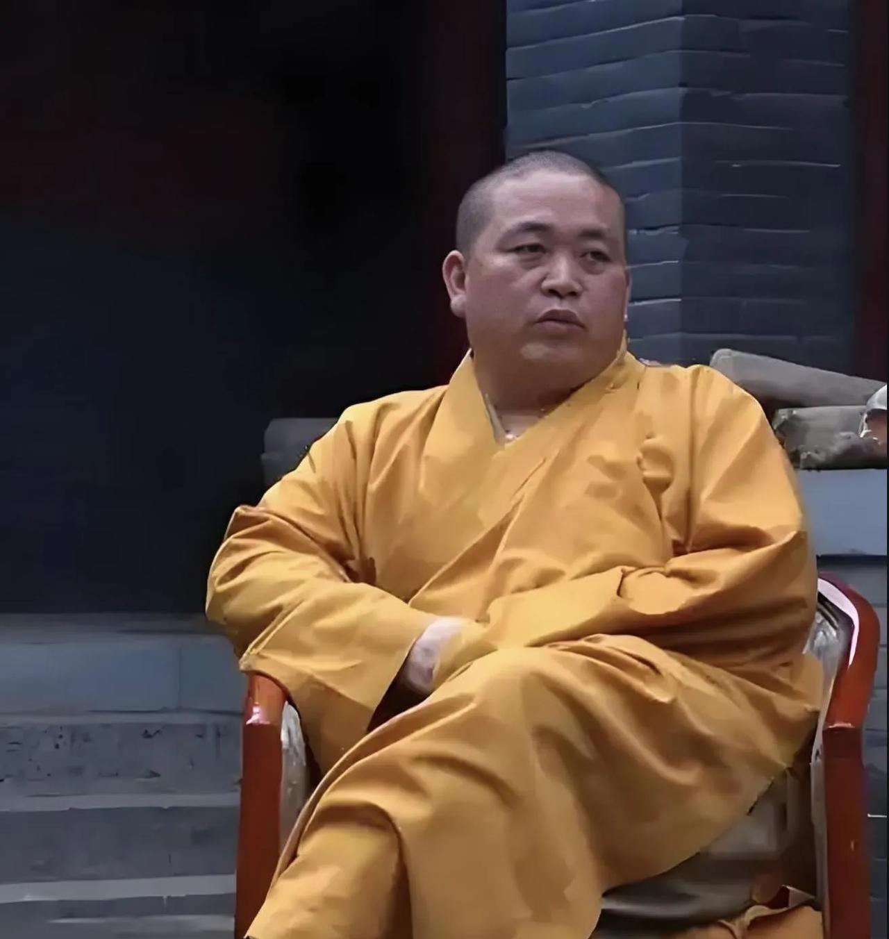 少林寺方丈释永信34岁当家真相：师父临终前开除他，12年后却接任
释永信34岁就