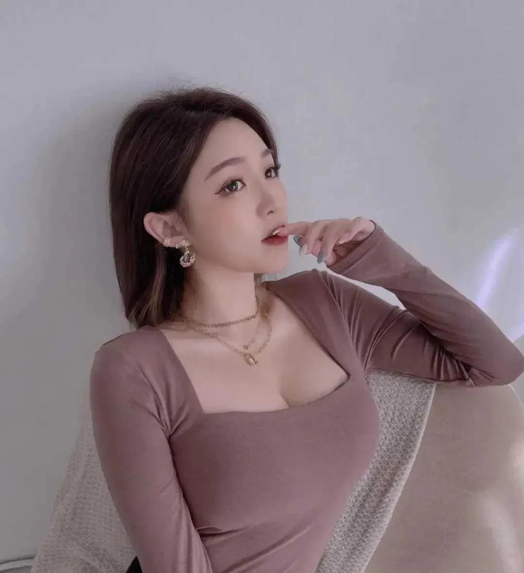 提及甜美与性感的完美融合，怎能不提台妹咪啦这位美女模特！她以独特的魅力，在时尚界