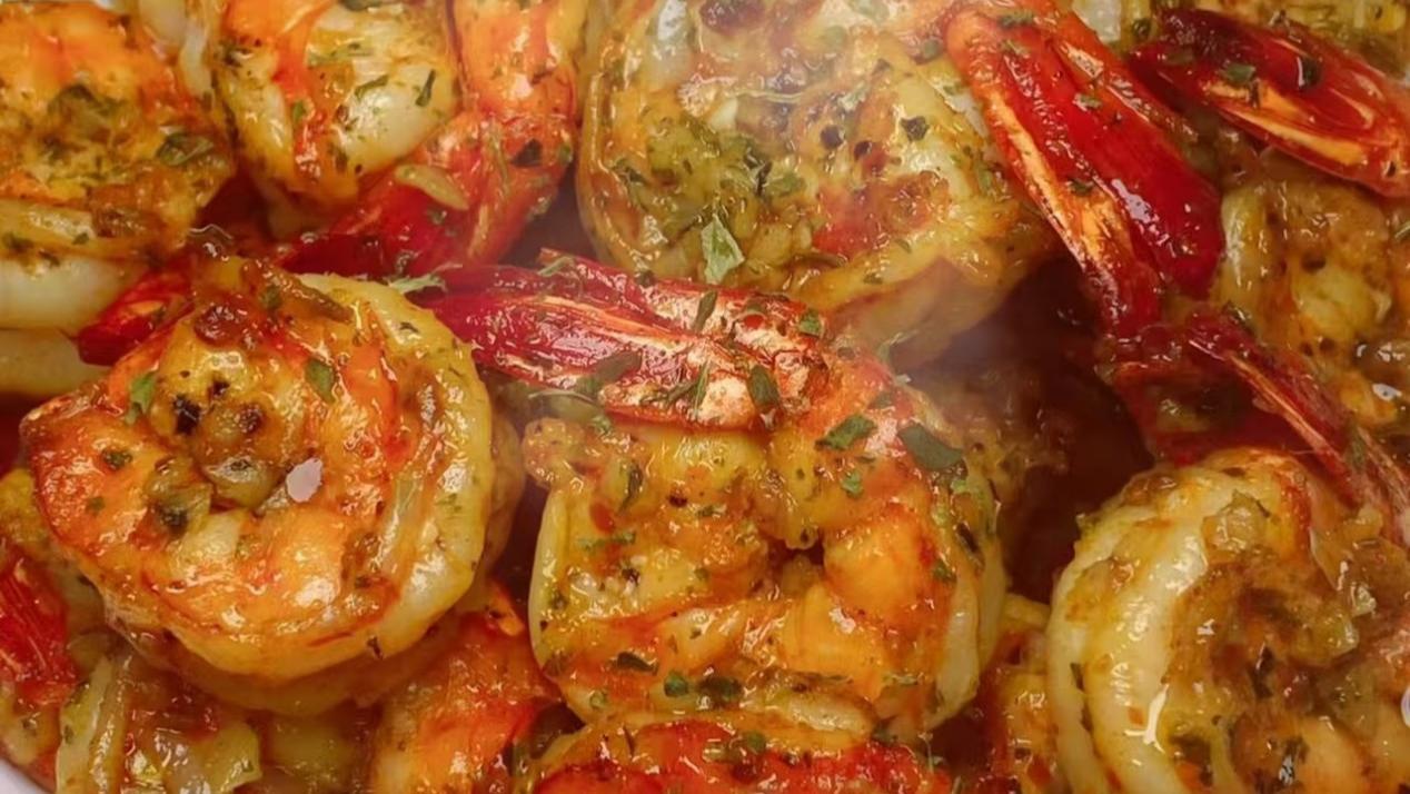 当法式黄油遇见中式爆蒜，这锅虾学会了双语诱惑